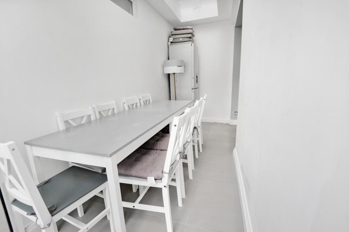 Appartamento 7 Bedroom, 3 Bathrooms, Garden, 20 Mins To Centre